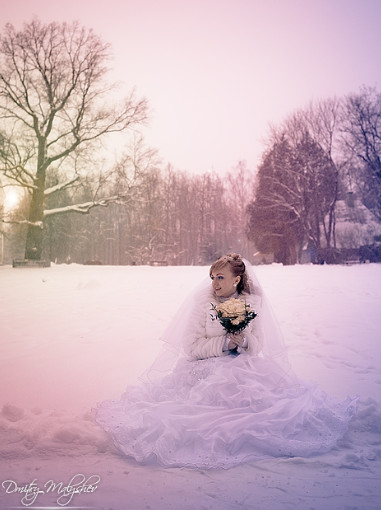 Свадьба зимой среди белого снега