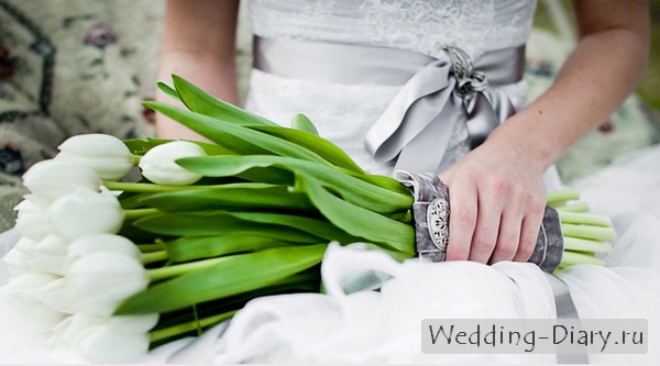 Романтичная натура выберет минималистичный и нежый букет