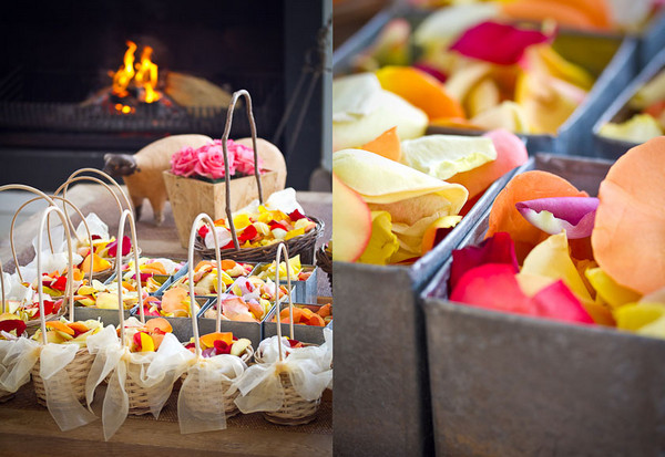 Розовые лепестки для молодых Свадебные мелочи - корзинки с лепестками роз