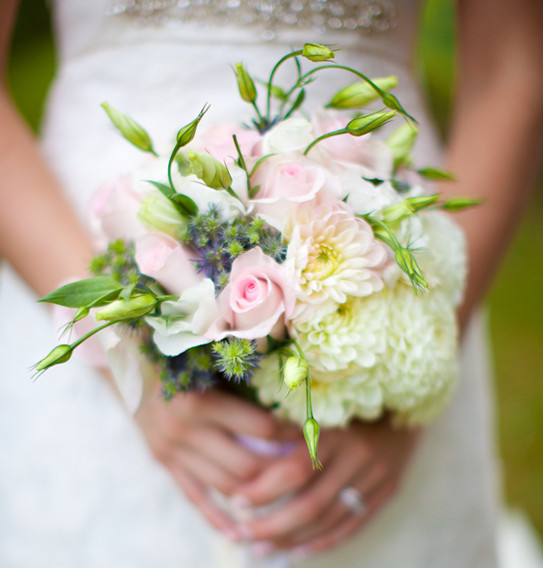 Букет невесты из нежно-розовых цветов