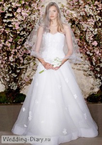 Классическое свадебное платье А-силуэт, фата и ручная вышивка