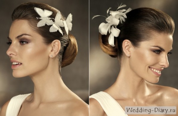 Низкий пучок ретро украшен цветами