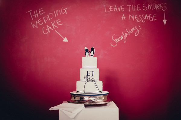 Свадебный торт с фигурками жениха и невесты Смурфики Оригинальный тортик