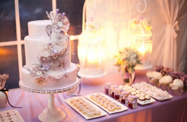 Красивый свадебный торт Украшение торта - цветы