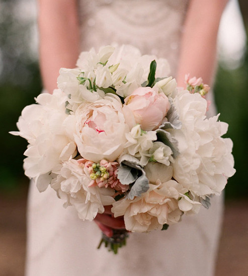 Букет невесты из нежных пионов Выбираем свадебный букет 2012