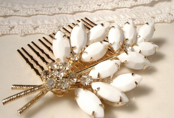 Стильный аксессуар для невесты