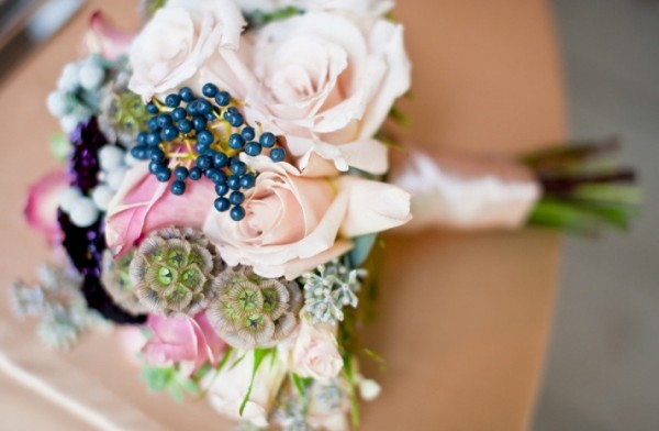 Декор букета ягодами