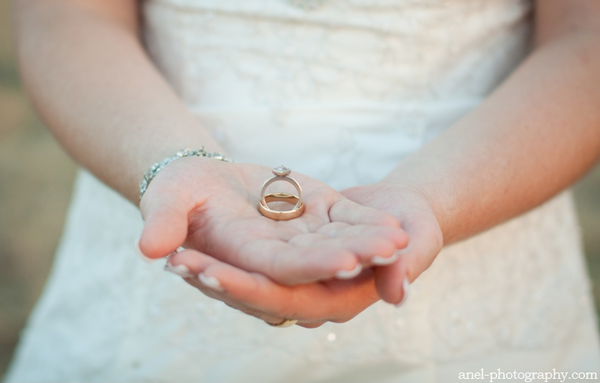 Кольца в руках невесты Выбираем кольца с бриллиантами