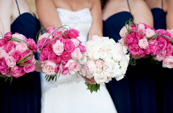 Букеты невесты и подружек на свадьбу 2013