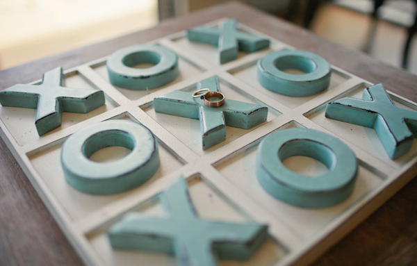 Оригинальное свадебное фото колец