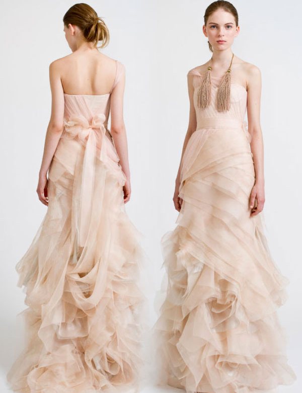 Модное платье айвори от дизайнера Вера Вонг