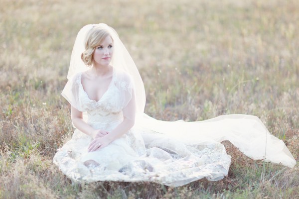 Невеста в фате фото на природе
