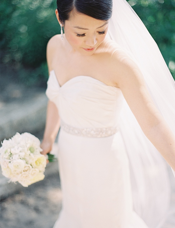 Длинная фата невесты