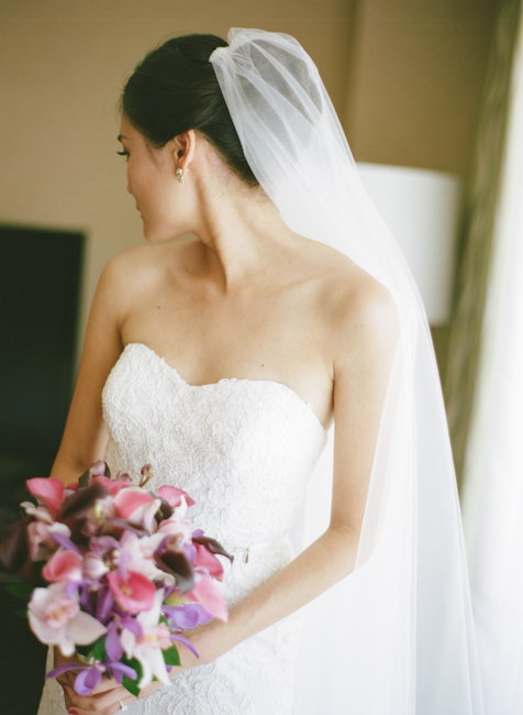 Свадебная фата в образе невесты