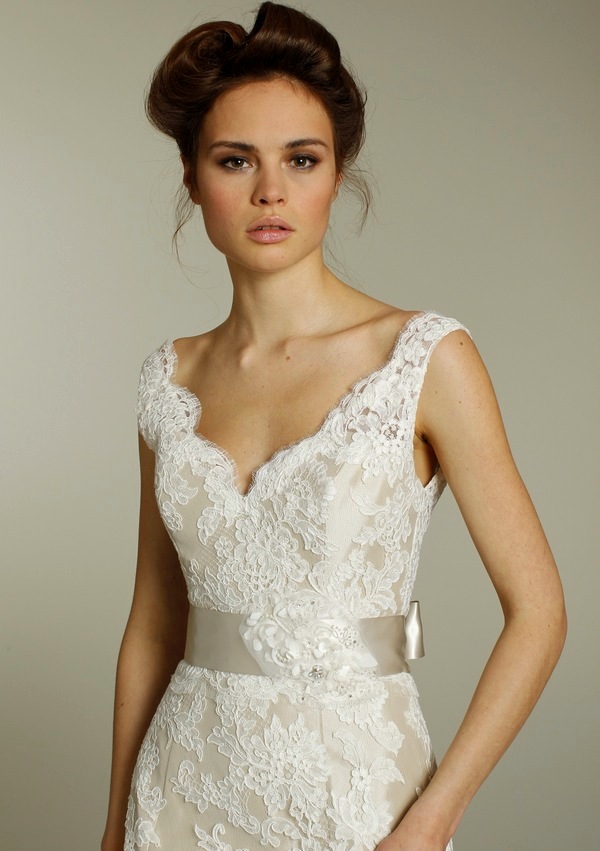 Свадебное платье цвета шампань