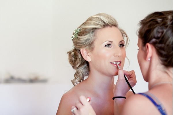 Свадебный макияж для светловолосой девушки
