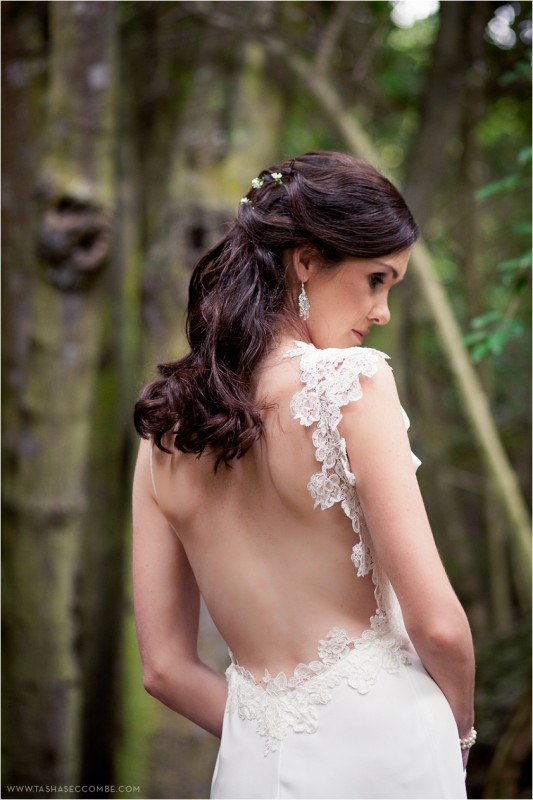 Платье невесты с открытой спиной