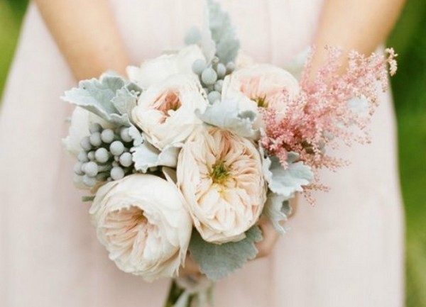 Нежный букет невесты из пионов
