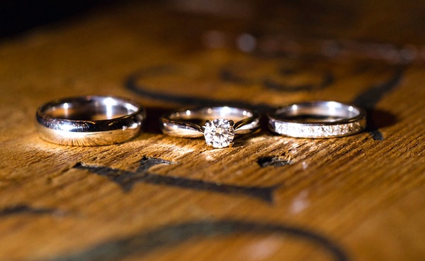Кольцо помолвочное и обручальные